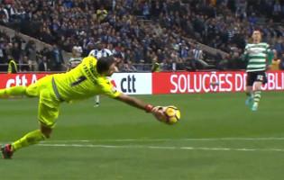Rui Patrício defende dois penaltis depois de fechar baliza – Sporting CP 0-0 FC Porto