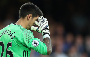 Víctor Valdés sentencia final de carreira com mensagem icónica