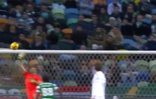 Douglas Jesus atrasa derrota em três defesas – Sporting CP 1-0 Vitória SC