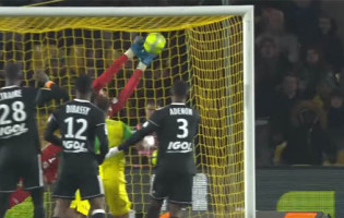 Régis Gurtner significa vitória com defesas vistosas – FC Nantes 0-1 Amiens SC