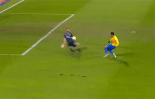 Rui Patrício evita dois golos olímpicos e defende no um-para-um – Estoril 2-0 Sporting CP