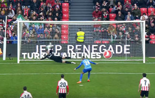 Kepa Arrizabalaga defende penalti de forma espetacular – Athletic Bilbao 2-1 Málaga CF