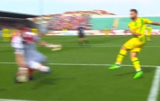 Adriano Facchini entrega corpo em defesa espetacular no CD Tondela 3-0 CD Aves