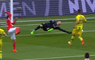 Cláudio Ramos rouba a cena em cinco defesas e dá vitória – SL Benfica 2-3 CD Tondela