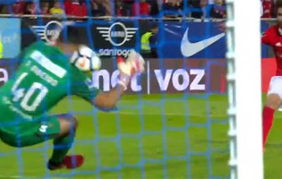 Renan Ribeiro em três defesas após percalço – Estoril 1-2 SL Benfica