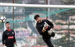Amir Abedzadeh, Alireza Beiranvand e Mohammad Rashid Mazaheri convocados pelo Irão para o Mundial’2018