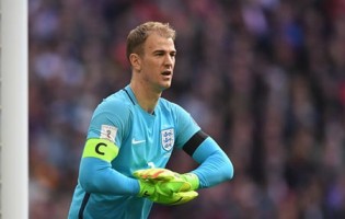 Joe Hart de fora das escolhas de Inglaterra após dois Mundiais e dois Europeus