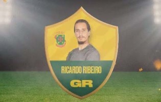 Ricardo Ribeiro assina pelo FC Paços de Ferreira