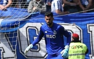 Vaná Alves sagra-se campeão pelo FC Porto com baliza trancada frente ao Vitória SC (1-0)