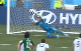 Essam El-Hadary defende penalti em jogo de recorde – Arábia Saudita 2-1 Egipto