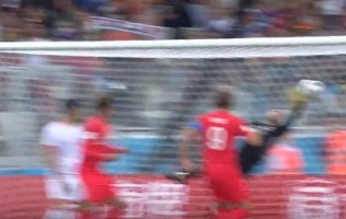 Mouez Hassen destaca-se no espetáculo e lesiona-se aos quinze minutos – Tunísia 1-2 Inglaterra