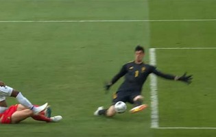 Thibaut Courtois e Jaime Penedo em duas intervenções – Bélgica 3-0 Panamá