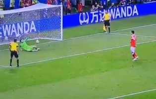 Danijel Subasic joga lesionado, defende e é decisivo novamente nos penaltis para as meias da Croácia no Mundial’2018