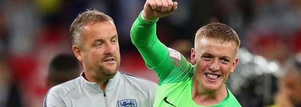 Jordan Pickford: levou notas de penaltis de Martyn Margetson escondidas numa garrafa