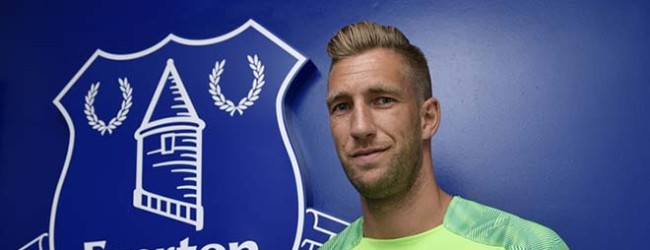 Maarten Stekelenburg renova pelo Everton FC