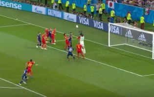 Thibaut Courtois decisivo em várias defesas e a lançar golo decisivo – Bélgica 3-2 Japão