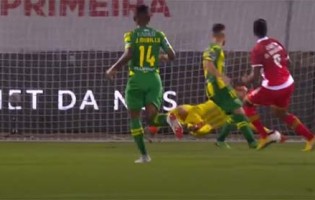Cláudio Ramos aparece em quatro intervenções e dita empate aos 86′ – CD Aves 2-2 CD Tondela