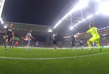 Douglas Jesus destaca-se em cinco defesas e vale pontos depois dos 90′ – FC Porto 2-3 Vitória SC