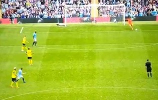Ederson Moraes faz assistência em pontapé de baliza – Manchester City FC 6-1 Huddersfield