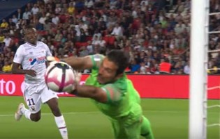 Gianluigi Buffon fecha a baliza com duas defesas vistosas – PSG 3-0 SM Caen