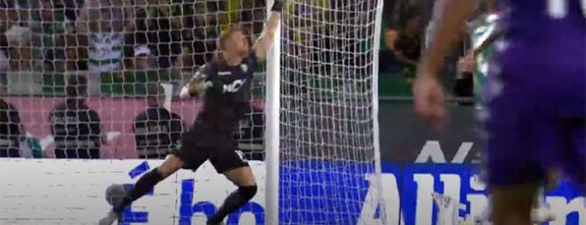 Romain Salin erra em golo e destaca-se numa defesa entre lances precipitados – Sporting CP 2-1 Vitória FC