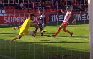 André Ferreira estreia-se na Primeira Liga com defesa arrojada – CD Aves 1-2 CD Santa Clara