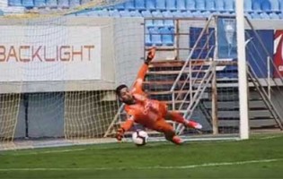 Cláudio Ramos defende dois penaltis e Igor Rodrigues um na passagem do CD Tondela na Taça de Portugal