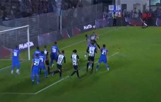 Fabiano Freitas começa jogo a intercetar canto e possível golo – SC Vila Real 0-6 FC Porto