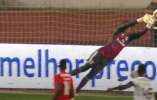 Mile Svilar fecha a baliza em voo vistoso – Sertanense FC 0-3 SL Benfica