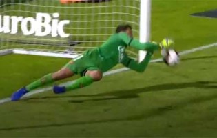 Muriel Becker defendeu tudo: grande penalidade e sete remates – Os Belenenses 2-0 SL Benfica