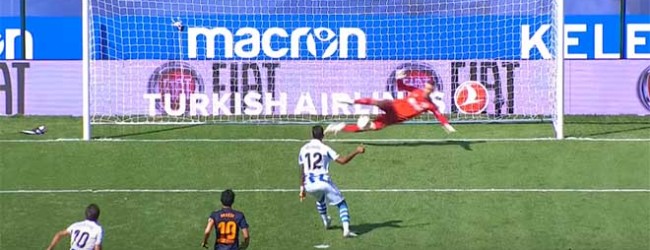 Neto Murara defende penalti no Real Sociedad 0-1 Valencia CF