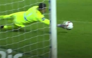 Amir Abedzadeh desvia remate – CD Nacional 1-0 CS Marítimo