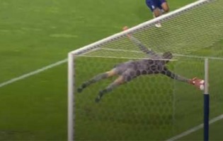 Fabiano Freitas fecha a baliza em duas defesas vistosas – FC Porto 2-0 Os Belenenses