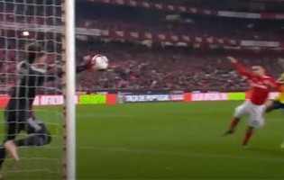 Mile Svilar possibilita vitória após defesa vistosa – SL Benfica 2-1 FC Arouca