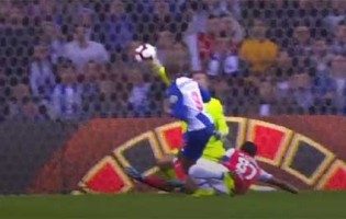 Tiago Sá respalda dois remates antes de sofrer – FC Porto 1-0 SC Braga