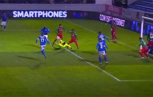 Amir Abedzadeh compensa percalço com defesa espetacular – CD Feirense 1-1 CS Marítimo