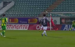 Framelin Ohoulo intervém de várias formas com fortuna – CD Tondela 2-1 CD Nacional