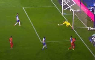 Iker Casillas protagoniza desvio espetacular – FC Porto 4-1 Portimonense SC