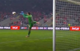 Helton Leite faz dupla-defesa em dificuldade – SC Braga 1-0 Boavista