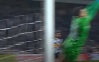Helton Leite fecha baliza em espetáculo após defesas dificultadas – Boavista FC 1-0 Vitória FC