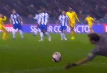 Iker Casillas retarda golo com desvio a remate arisco – FC Porto 3-1 CD Nacional