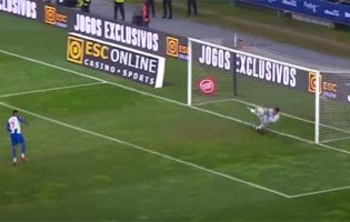 Renan Ribeiro defende, erra e é herói no penalti defendido para dar Taça da Liga ao Sporting CP