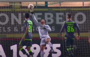 Renan Ribeiro responde com espetacularidade a dois remates – CD Tondela 2-1 Sporting CP
