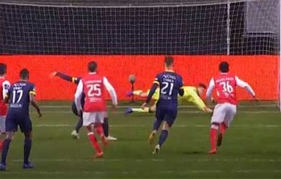 Tiago Sá defende grande penalidade e possibilita vitória – SC Braga 1-0 CD Santa Clara