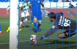 André Moreira destaca-se em duas defesas entre erro com golo sofrido – CD Feirense 1-3 Moreirense FC
