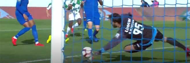 André Moreira destaca-se em duas defesas entre erro com golo sofrido – CD Feirense 1-3 Moreirense FC