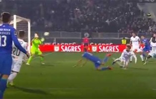 Douglas Jesus espetacular em duas defesas – Vitória SC 0-0 FC Porto