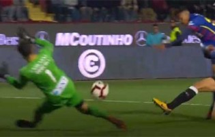 Rafael Bracali evita golo no um-para-um – GD Chaves 1-1 Boavista FC