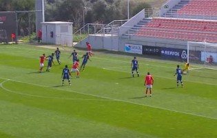 Raphael Aflalo contém golos em várias defesas – SL Benfica sub-23 1-1 CD Aves sub-23