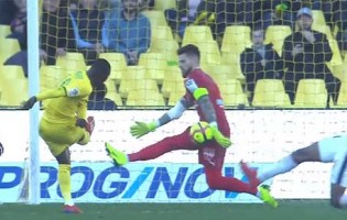 Benoît Costil faz hat-trick de defesas vistosas – FC Nantes 1-0 Bordeaux